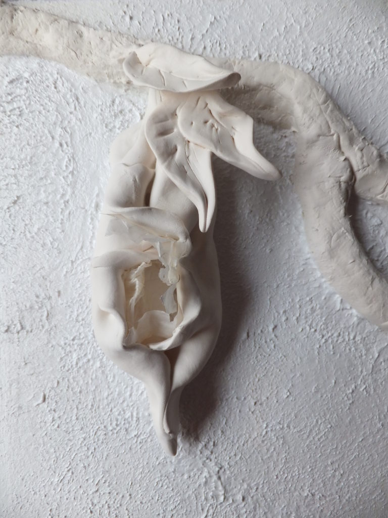 028